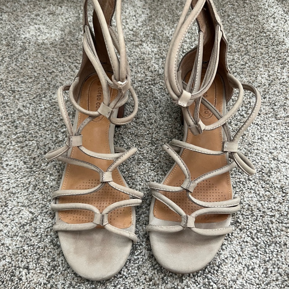 Corso como sandals size 7.5